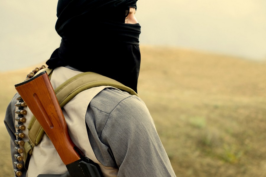 Как террористы из ИГИЛ вербуют женщин в Интернете